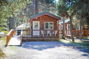  Bend-Sunriver Camping Resort Studio Cabin 8  Бенд